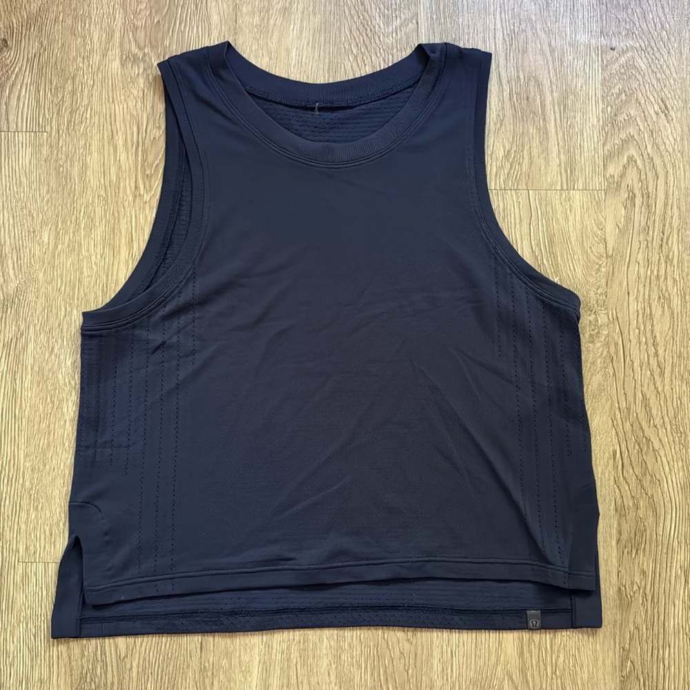 Lululemon cropped running tank, navy, size 2